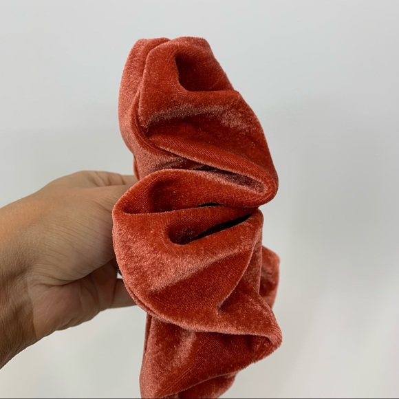 Scunci Extra Large Velvety Scrunchie In Rust Red Orange New - Picture 6 of 13